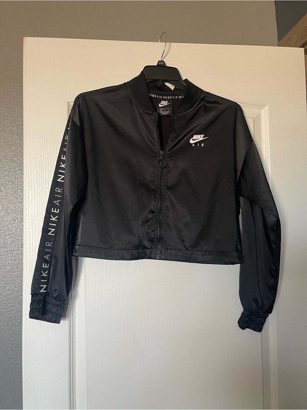 Nike Black Cropped Zip-Up Windbreaker Jacket